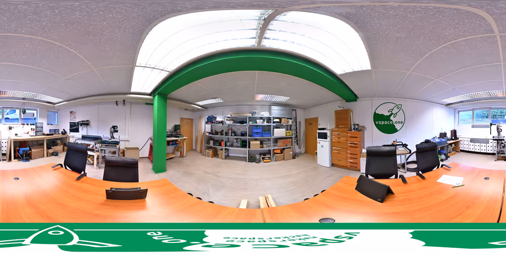 Ein Panorama Bild des Maschinenraums